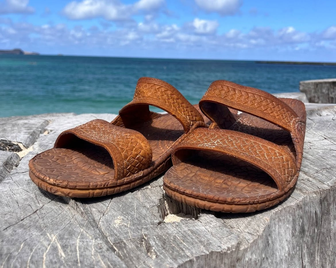 🌺 Kids & Women’s Classic Sandals 👡✨