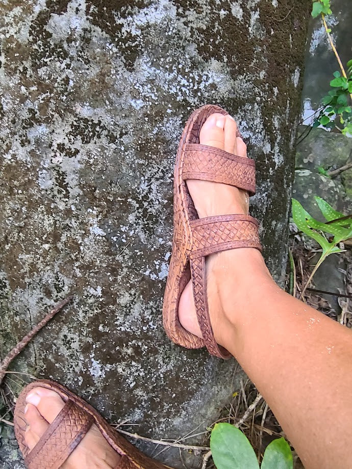 ✨J-Slips Hawaiian Adventure Hiking Sandals w/ Back Strap & Arch Support ✨