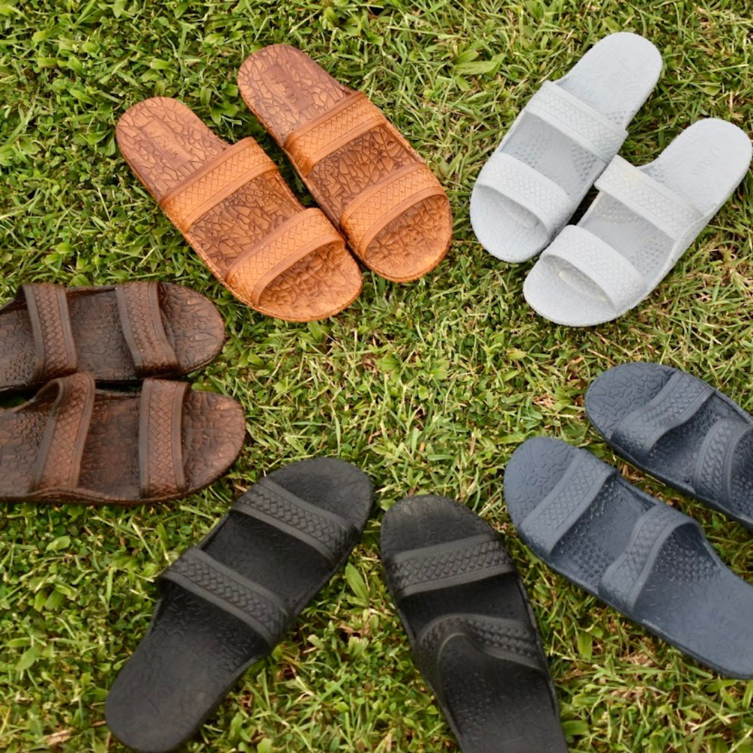 🌺J-Slips Hawaiian Womens Slide Sandals 👡in Classic Colors✨